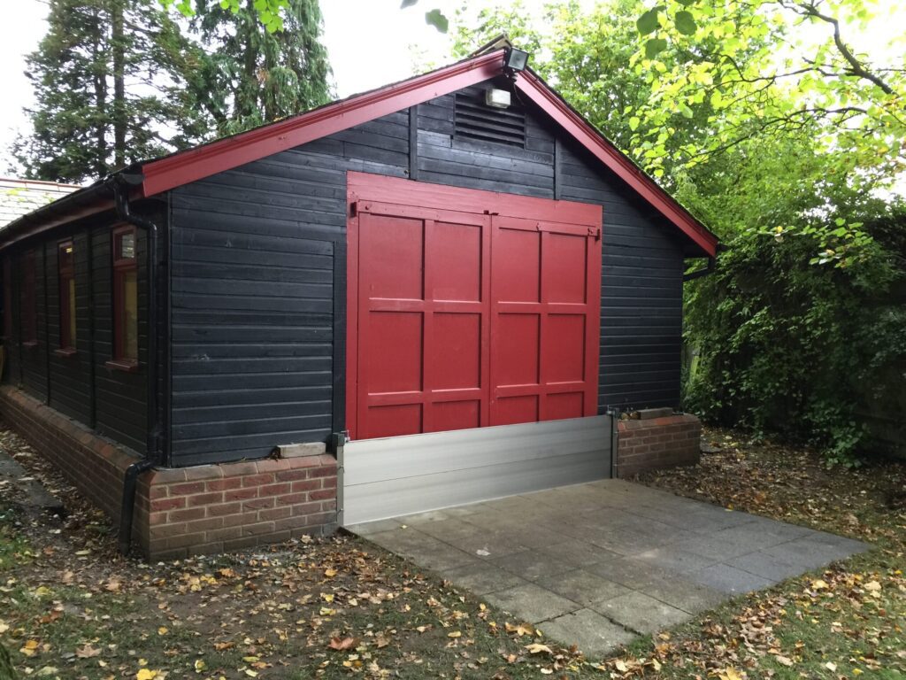 Garage Door Flood Barriers Lakeside Flood Solutions   Flood Barrier For Garage Door To Minimise Flood 1024x768 